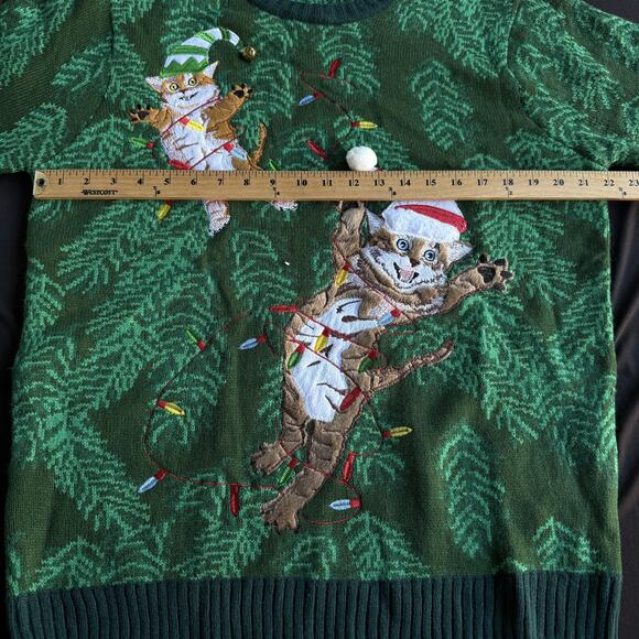 Blizzard Bay Sweater Mens Large Green Christmas Cats Lights Ugly Holiday Pompom - Picture 9 of 10